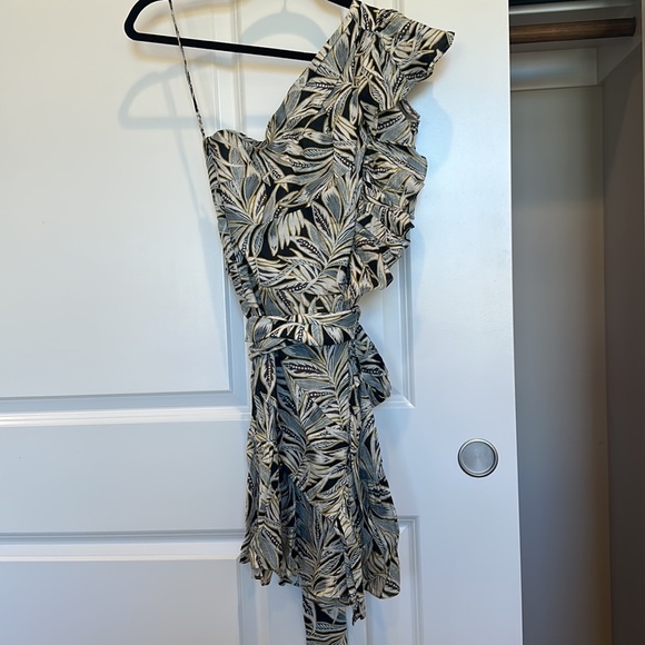 Alexis Dress - Picture 4 of 5